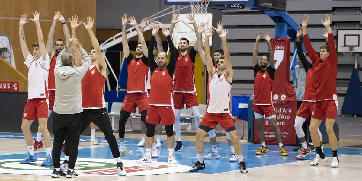 seleccion española ejercitando defensa