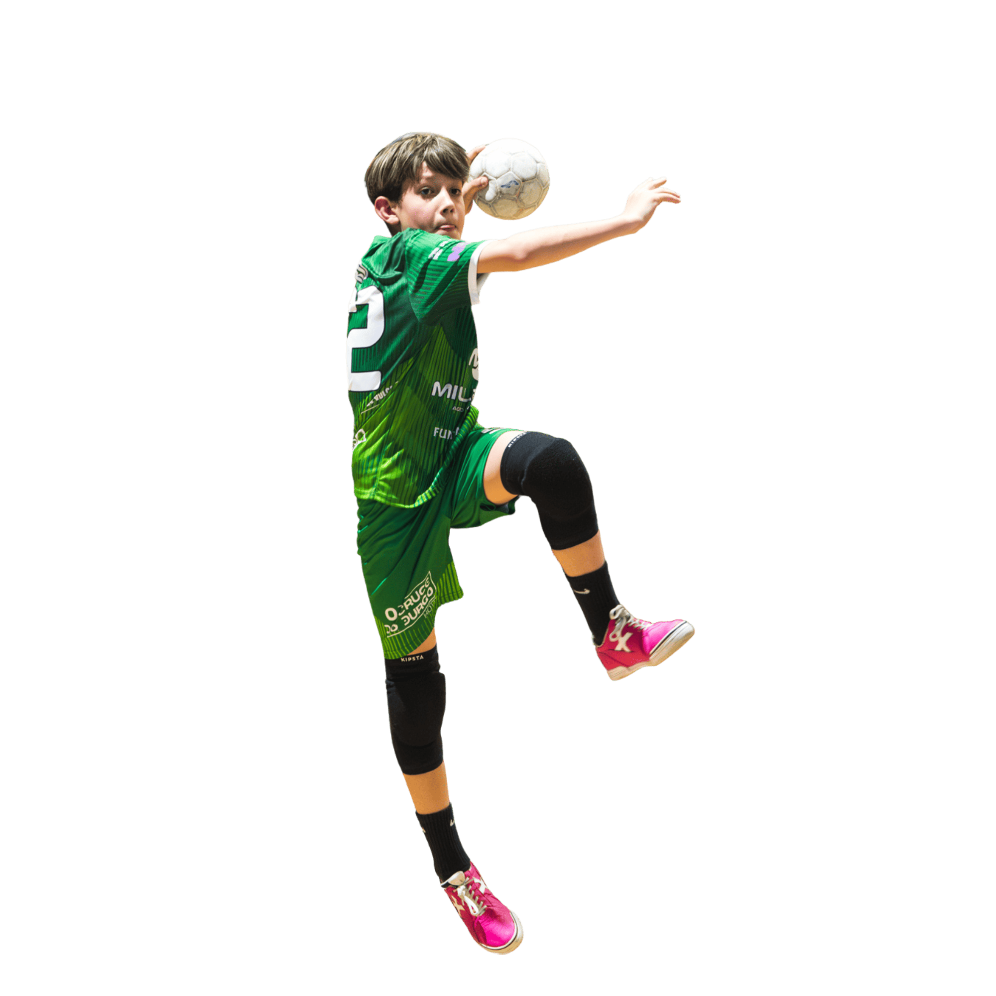 Jugador de balonmano lanzando una pelota para anotar v2