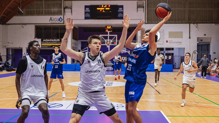 Fuenlabrada jugando contra Jansen BT categoria junior